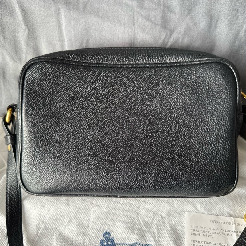 PRADA 浮雕 LOGO 荔枝紋 牛皮 小包｜單肩 / 斜挎相機包-3