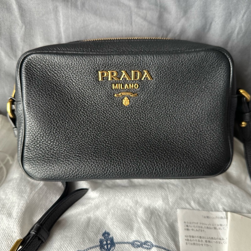 PRADA 浮雕 LOGO 荔枝紋 牛皮 小包｜單肩 / 斜挎相機包-5