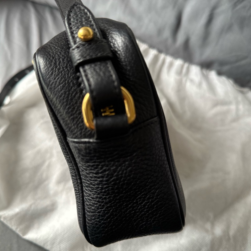 PRADA 浮雕 LOGO 荔枝紋 牛皮 小包｜單肩 / 斜挎相機包-9