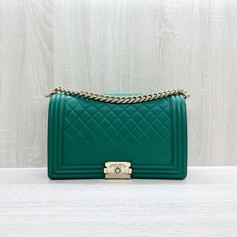 chanel 綠色牛皮淺金釦BOY28/A92193