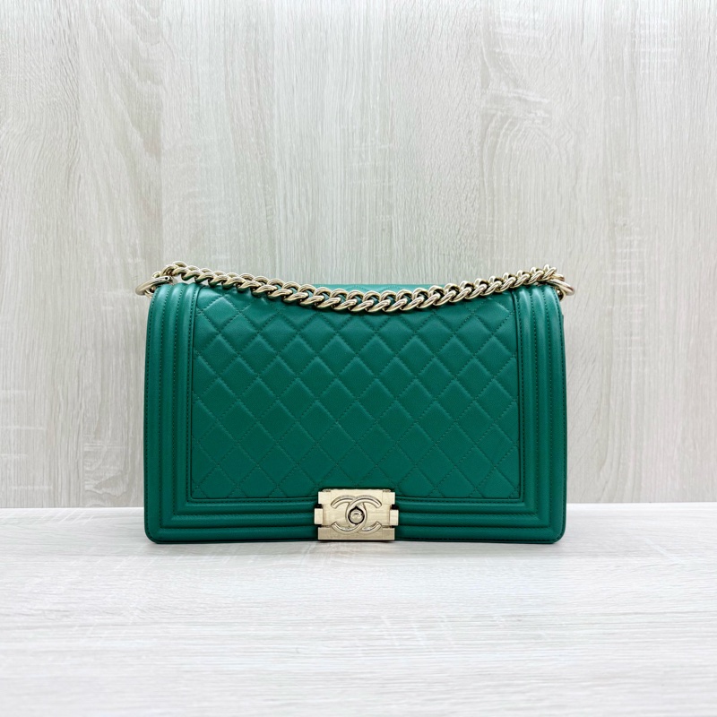 chanel 綠色牛皮淺金釦BOY28/A92193-0