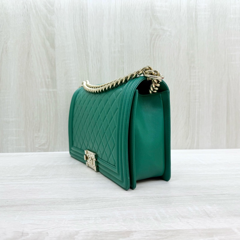 chanel 綠色牛皮淺金釦BOY28/A92193-2