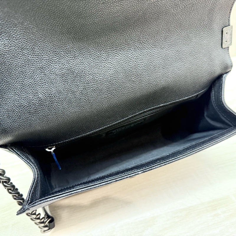 CHANEL黑色羊皮銀釦BOY28/A92193-8