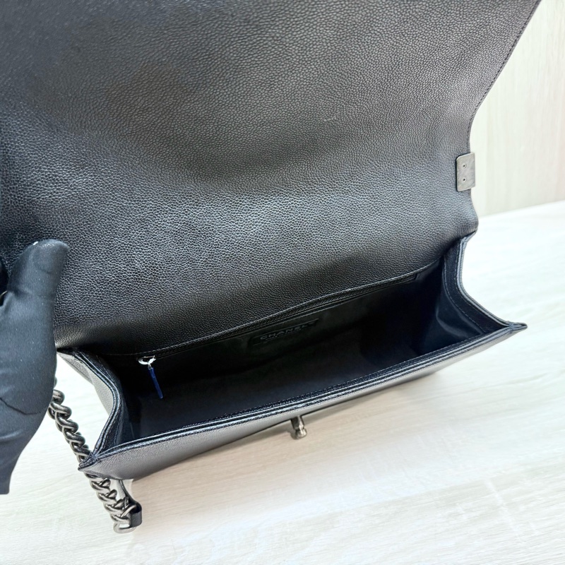 CHANEL黑色羊皮銀釦BOY28/A92193-9