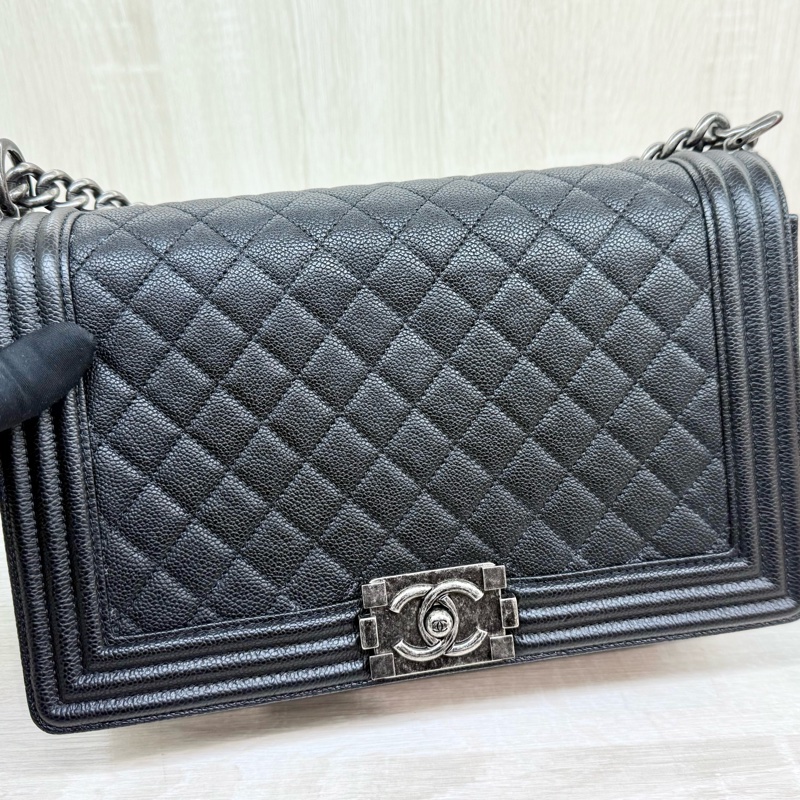 CHANEL黑色羊皮銀釦BOY28/A92193-13