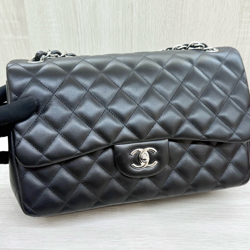 CHANEL黑銀菱格羊皮Jumbod coco30口蓋包A58600-17