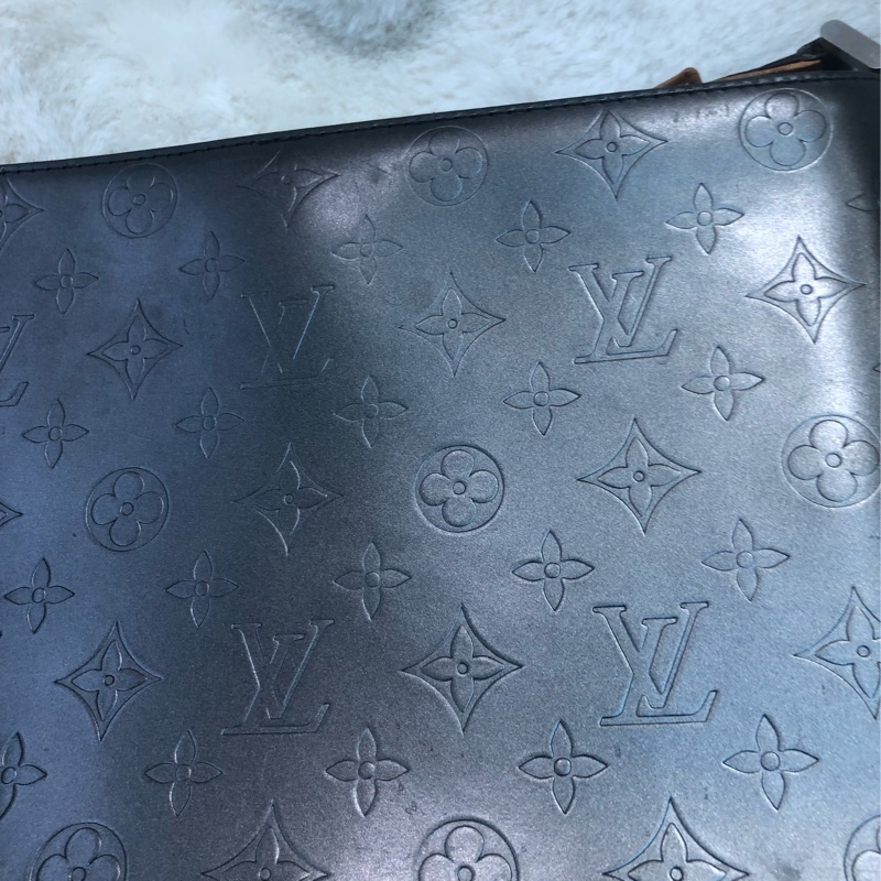 LV 灰銀色珠光皮 壓紋 老花單肩袋 XB976-13