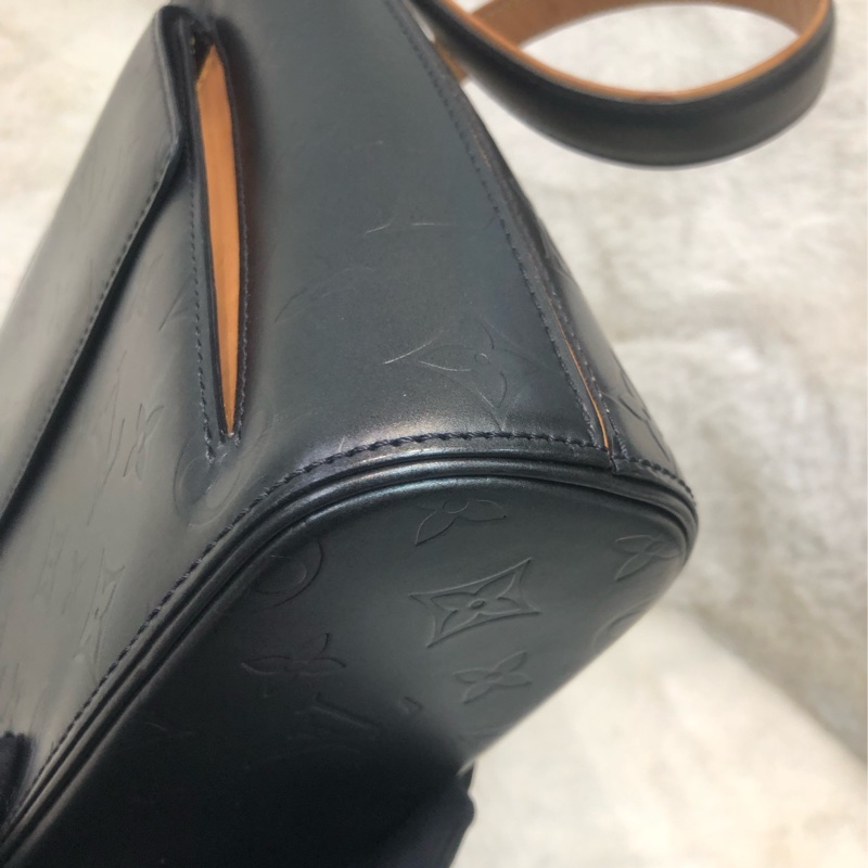 LV 灰銀色珠光皮 壓紋 老花單肩袋 XB976-14