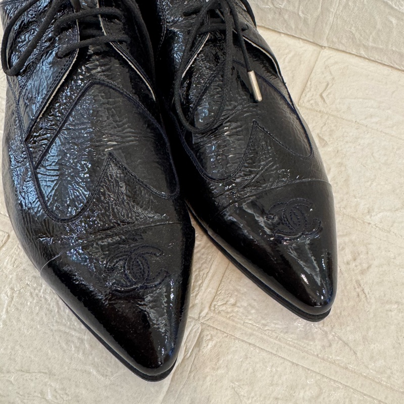 新年大特價✨✨chanel黑漆皮尖頭皮鞋👞-2