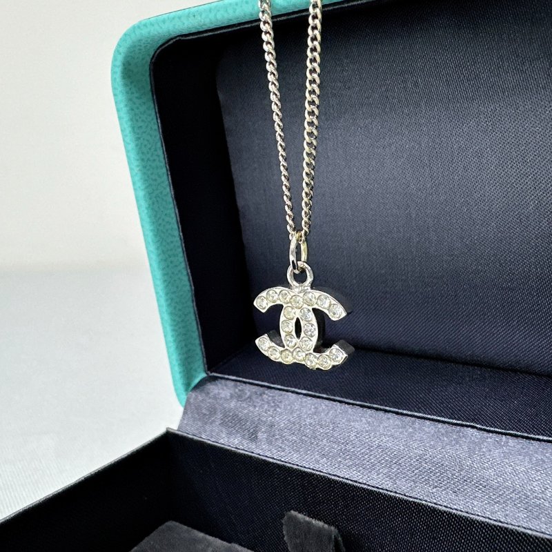 CHANEL 雙C水鑽吊墜項鍊-1