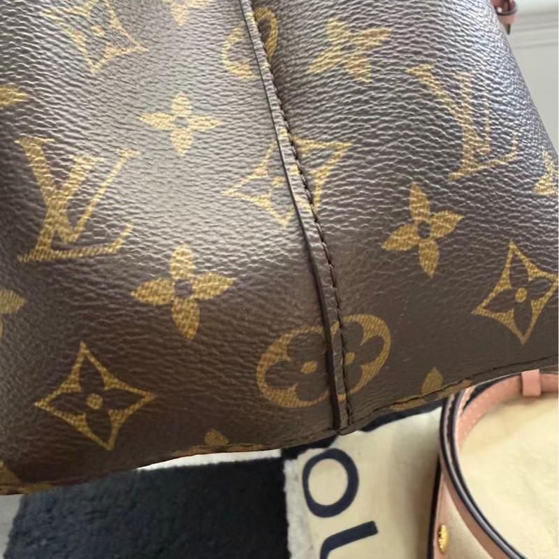 98新LV 粉色水桶包 附件配塵袋-3