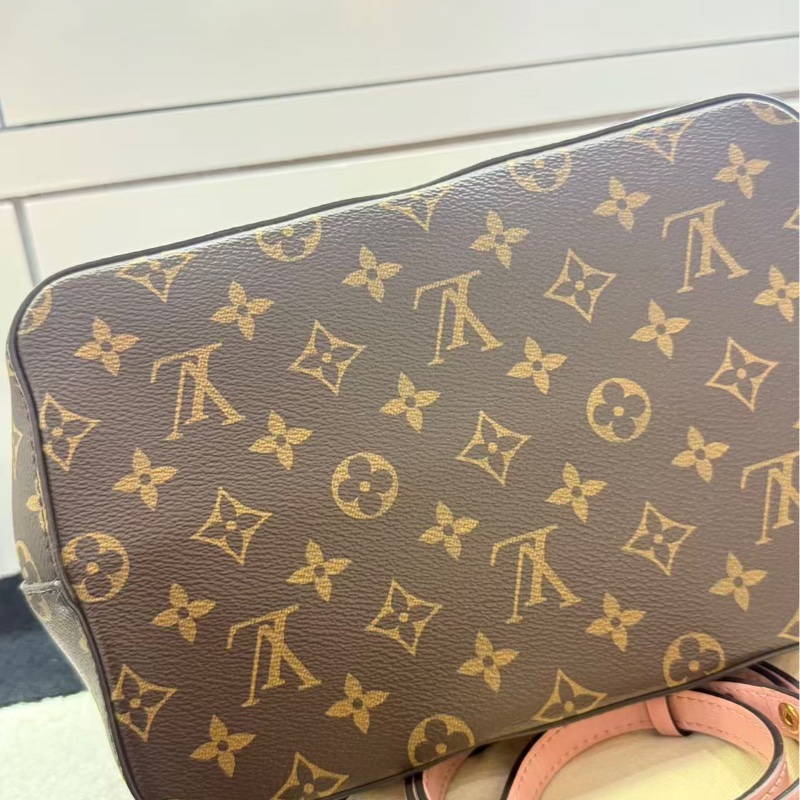 98新LV 粉色水桶包 附件配塵袋-5