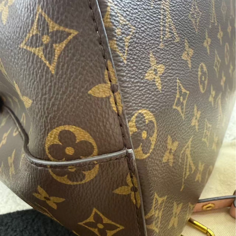 98新LV 粉色水桶包 附件配塵袋-10