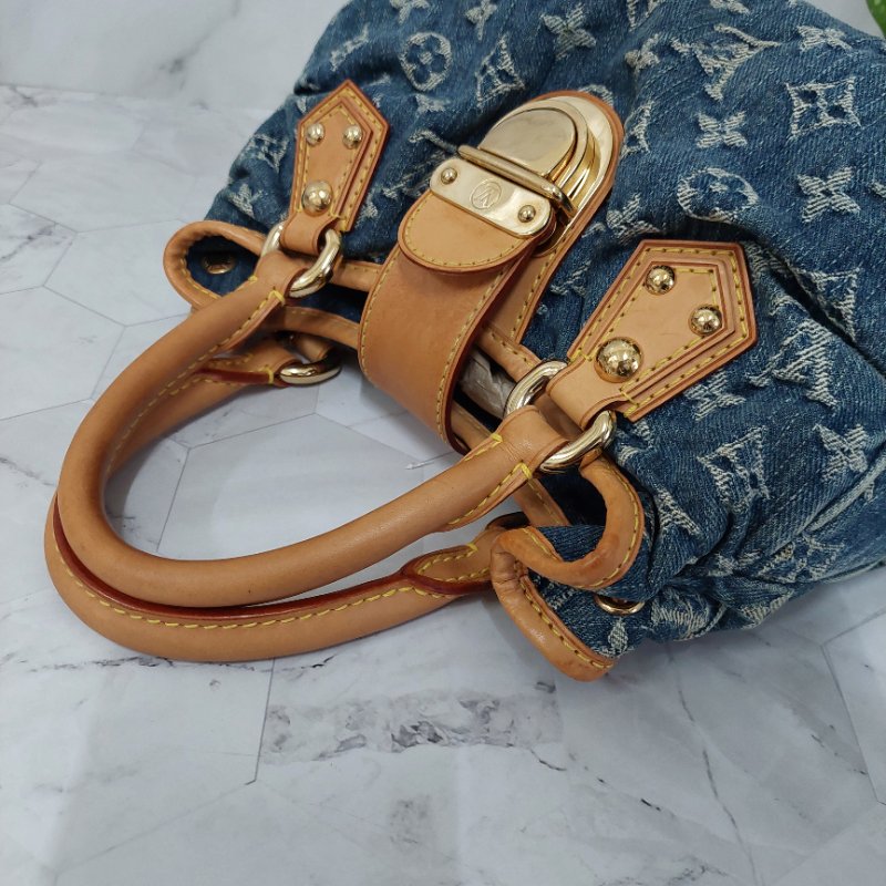 LV M95020  牛仔包🌈現貨實拍🌈 單寧牛仔布手提元寶包~二手-6