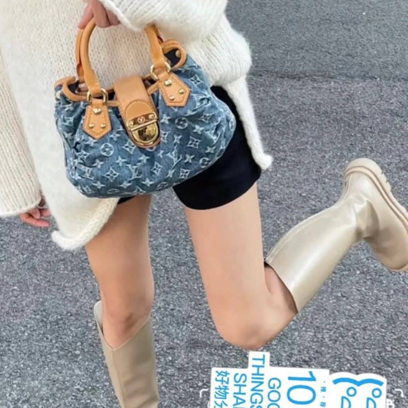 LV M95020  牛仔包🌈現貨實拍🌈 單寧牛仔布手提元寶包~二手-9