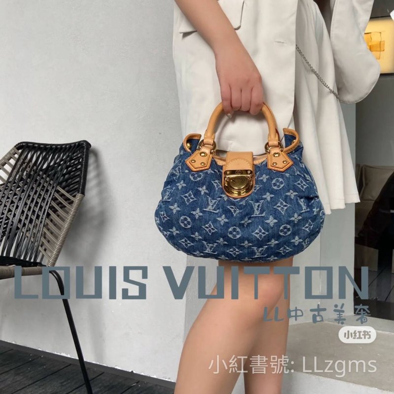 LV M95020  牛仔包🌈現貨實拍🌈 單寧牛仔布手提元寶包~二手-12