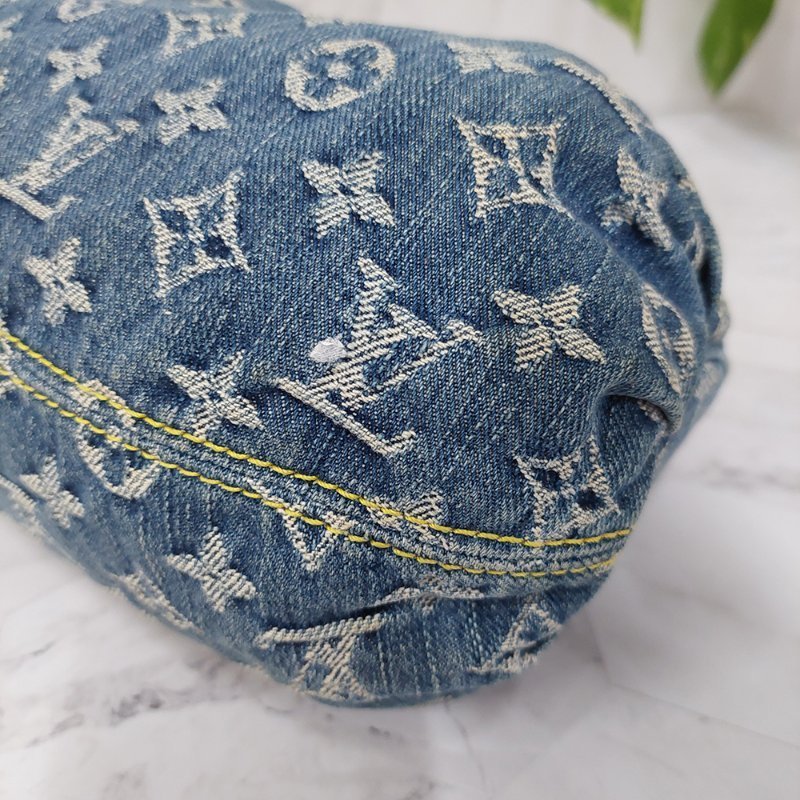 LV M95020  牛仔包🌈現貨實拍🌈 單寧牛仔布手提元寶包~二手-28