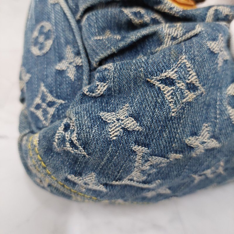 LV M95020  牛仔包🌈現貨實拍🌈 單寧牛仔布手提元寶包~二手-33