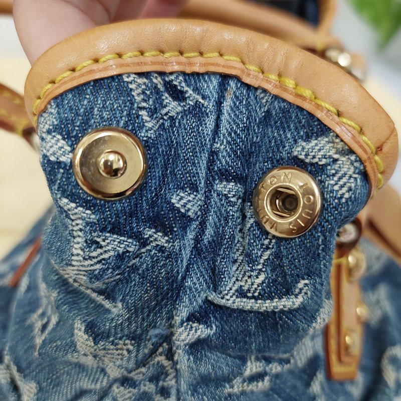 LV M95020  牛仔包🌈現貨實拍🌈 單寧牛仔布手提元寶包~二手-36
