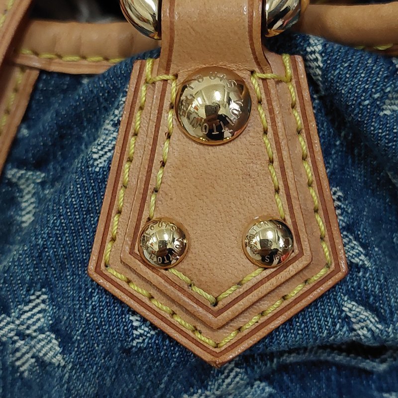 LV M95020  牛仔包🌈現貨實拍🌈 單寧牛仔布手提元寶包~二手-49