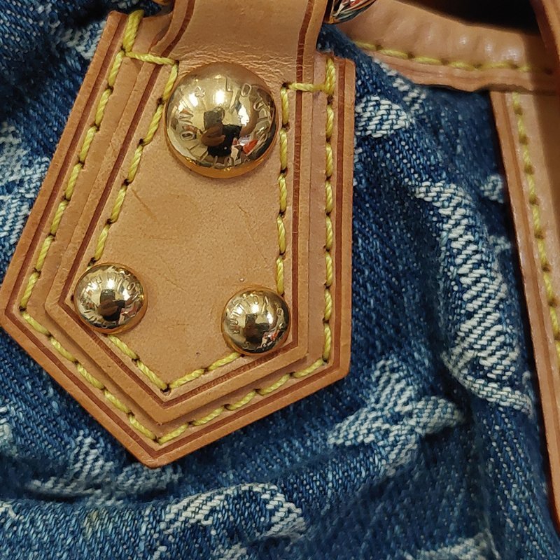 LV M95020  牛仔包🌈現貨實拍🌈 單寧牛仔布手提元寶包~二手-53