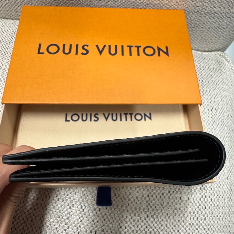 LOUIS VUITTON Monogram Eclipse 黑花 護照夾 配4個卡槽 塗層帆布 卡包護照夾 男款 黑色-4