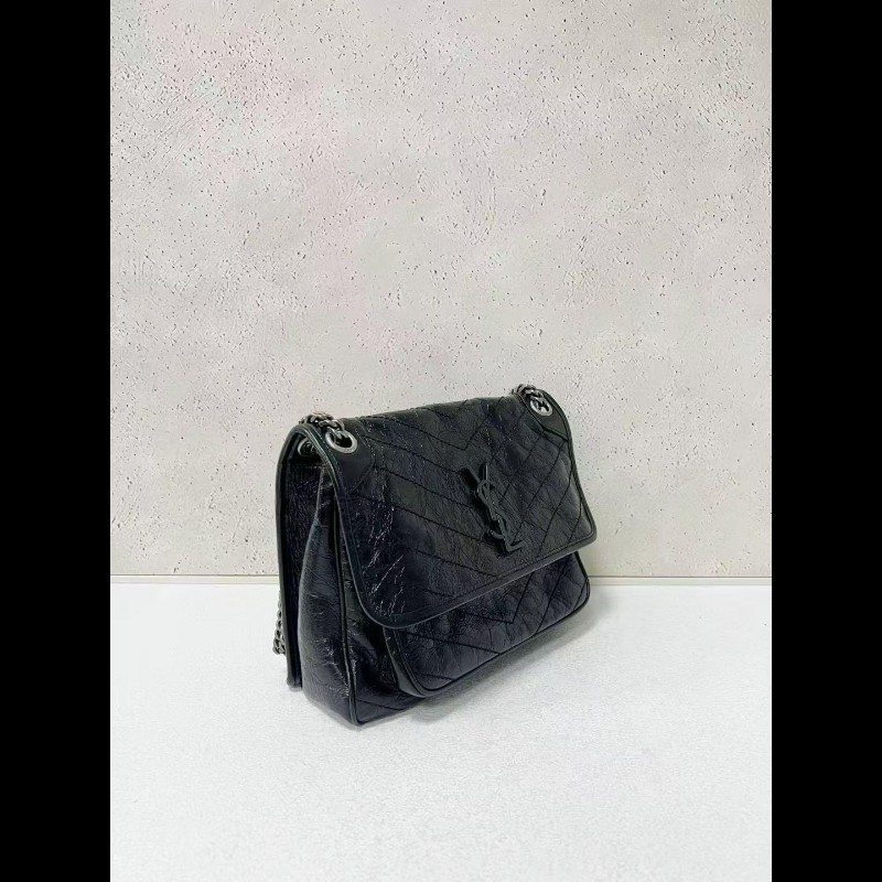 Saint Laurent (Ysl) Niki
黑银 新款D扣中號-1
