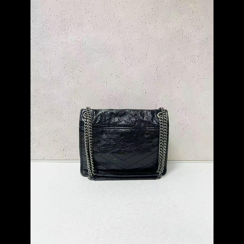 Saint Laurent (Ysl) Niki
黑银 新款D扣中號-4