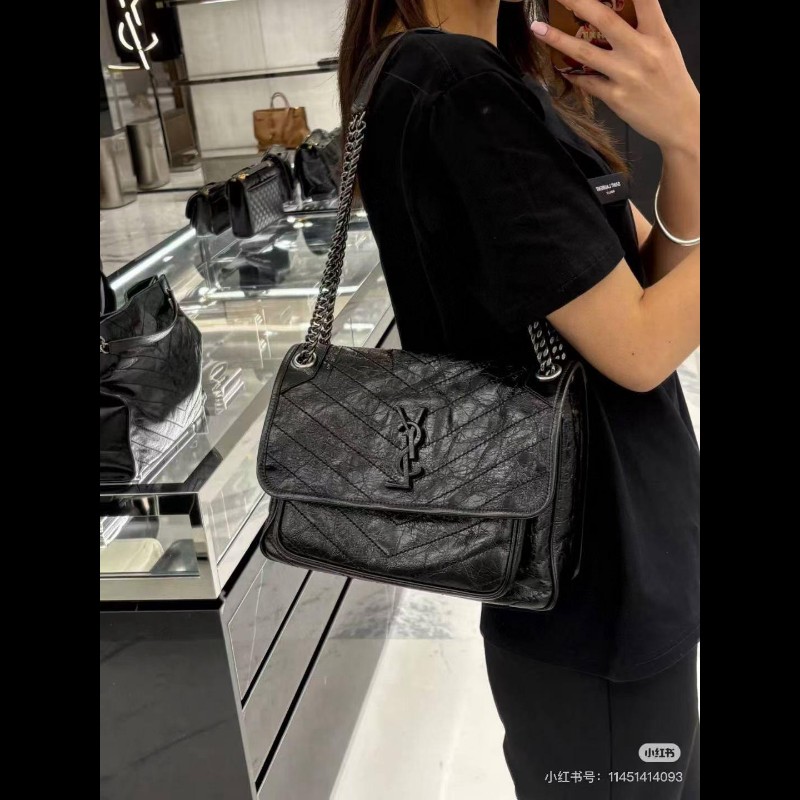 Saint Laurent (Ysl) Niki
黑银 新款D扣中號-5