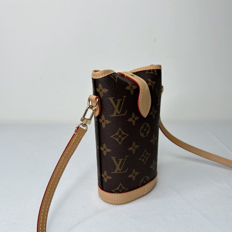 LV Fold Me薯條手機包-5