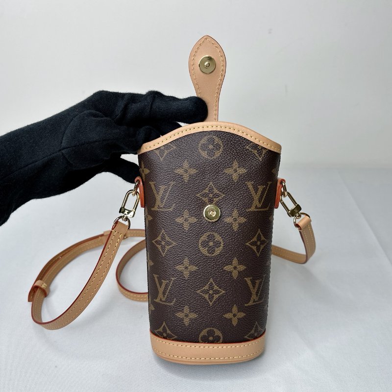 LV Fold Me薯條手機包-6