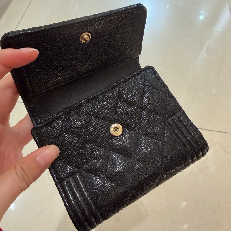 Chanel荔枝皮金BOY三摺短夾-2