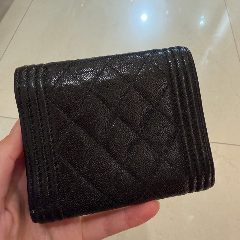 Chanel荔枝皮金BOY三摺短夾-6