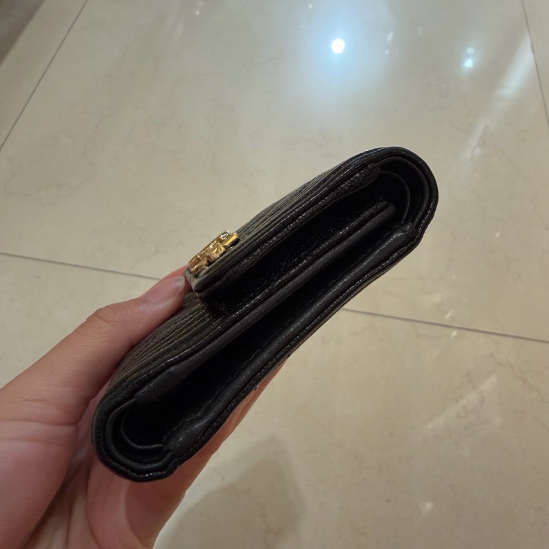 Chanel荔枝皮金BOY三摺短夾-8