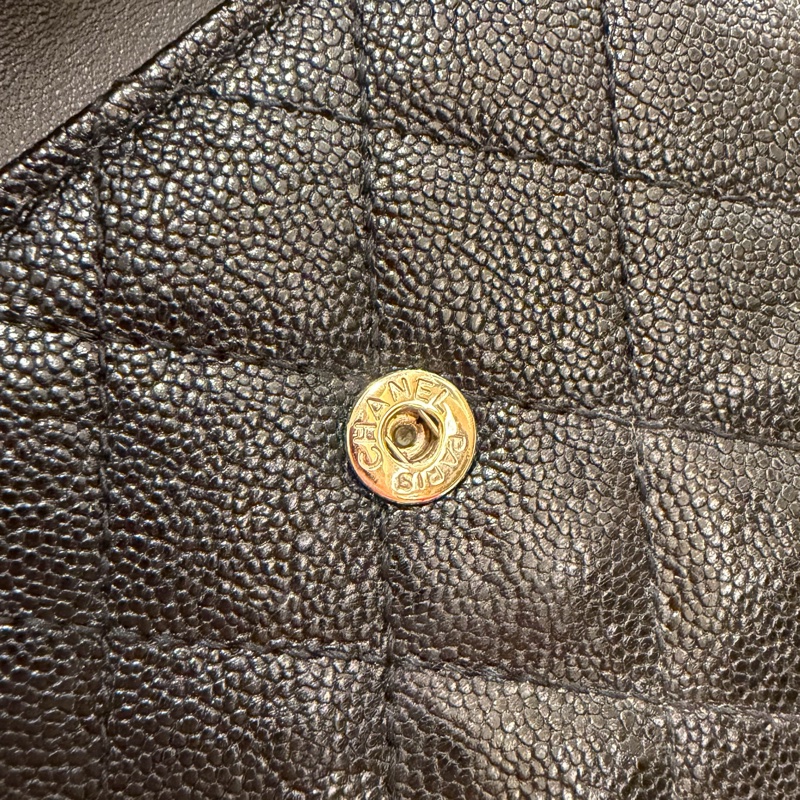 Chanel荔枝皮金BOY三摺短夾-13