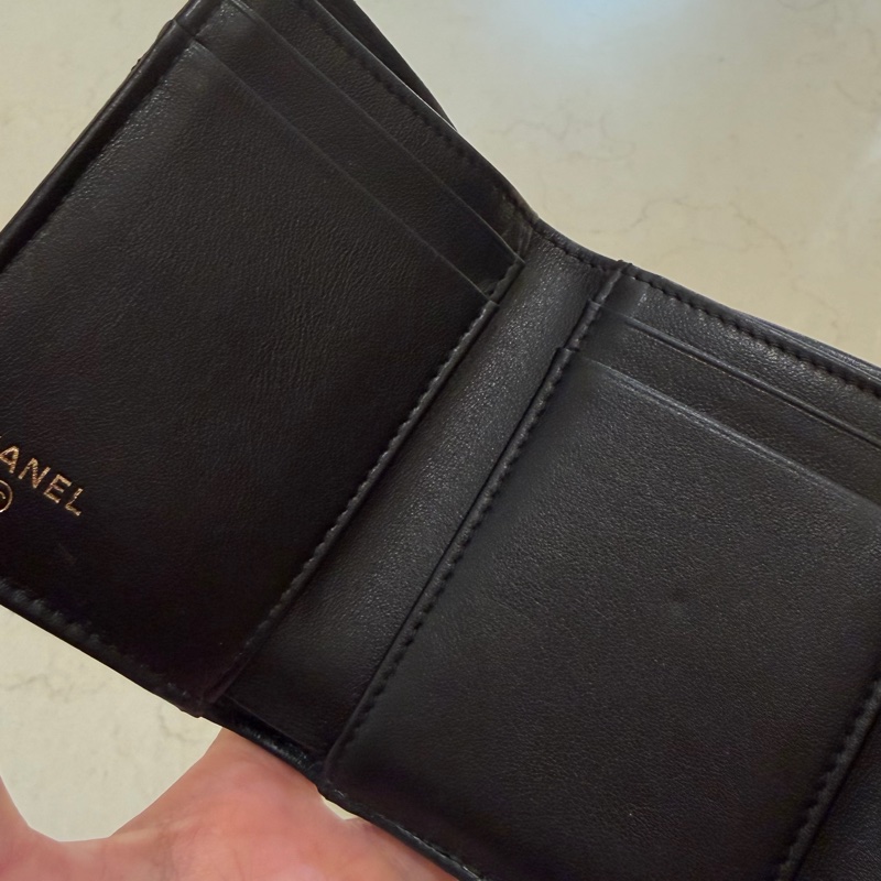 Chanel荔枝皮金BOY三摺短夾-16