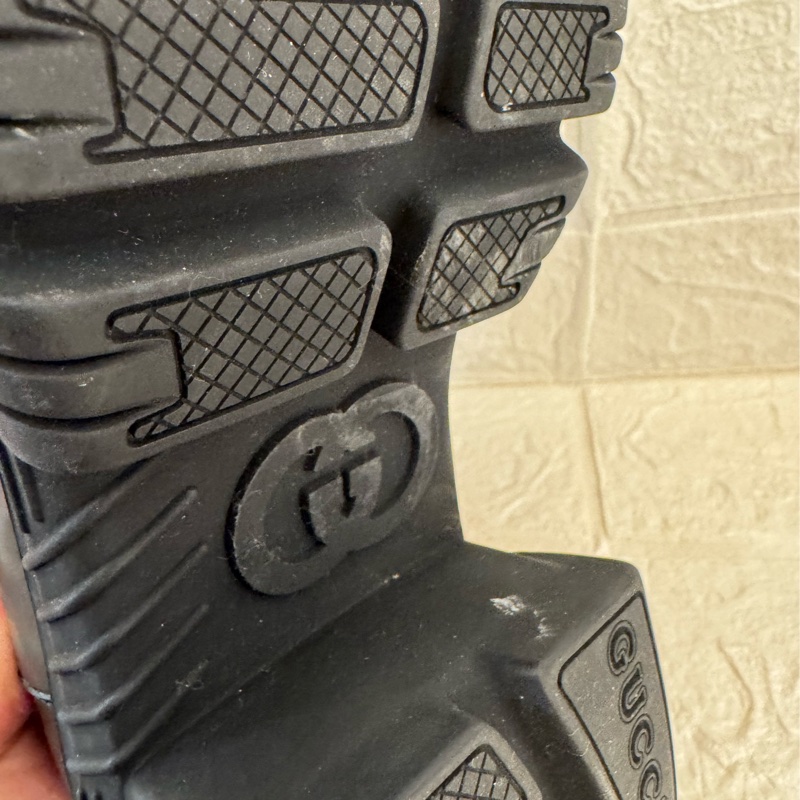 新年到必入手✨Gucci黑色金雙G小鑽厚底靴子 35號-39