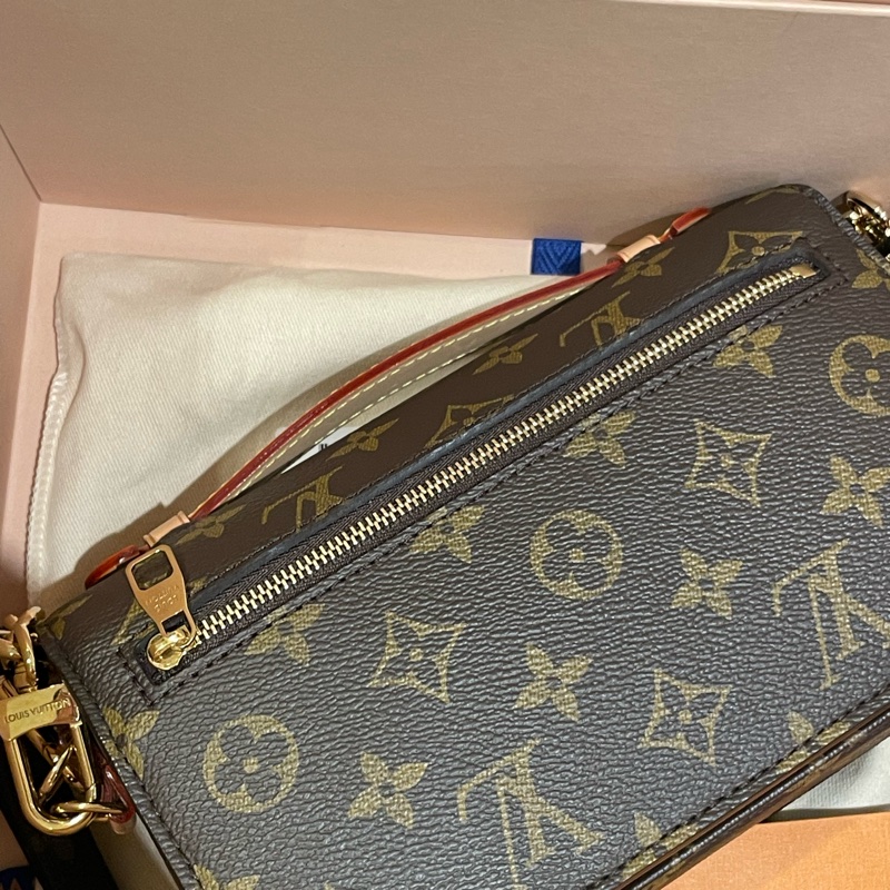 ▪️富貴選物FUGUEI▪️秒殺價格 LV M46279 east west 新款老花小號郵差包 芯片版本-8