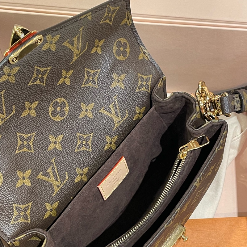 ▪️富貴選物FUGUEI▪️秒殺價格 LV M46279 east west 新款老花小號郵差包 芯片版本-10