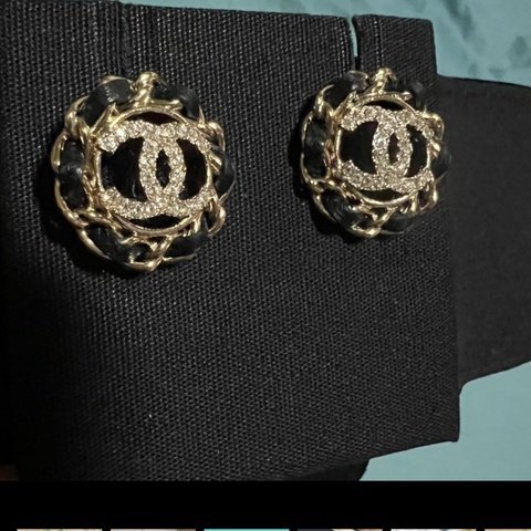 Chanel 皮穿鍊耳環 雙C logo