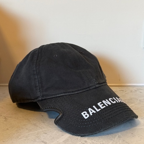 BALENCIAGA logo刺繡缺口帽簷仿舊棉質鴨舌帽(黑色)