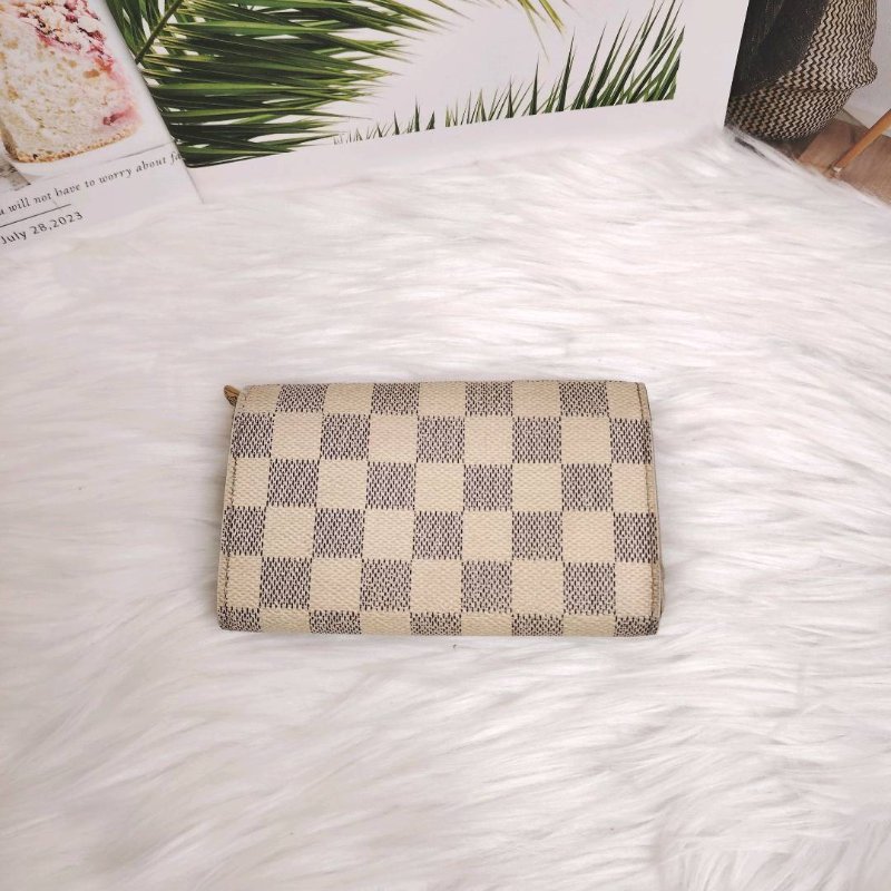 LV 白棋盤格 銀包 簽名款-1