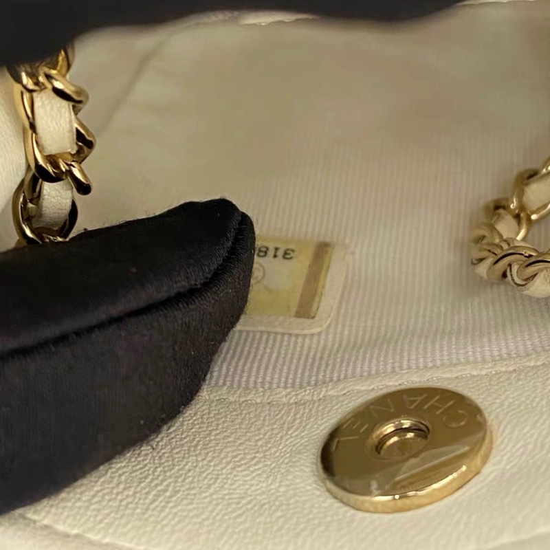 【95%新 ✨ 全網最低價！】31開 Chanel mini 奶白色 小羊皮 22c 小廢包 卡片包 有卡-6