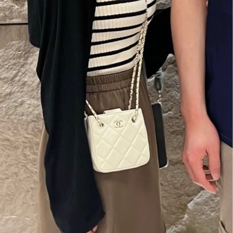 【95%新 ✨ 全網最低價!】31開 Chanel mini 奶白色 小羊皮 22c 小廢包 卡片包-1