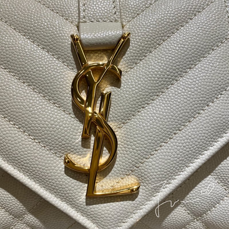YSL 聖羅蘭荔枝白色牛皮金色金屬斜紋ENVELOPE粒面皮革小型信封袋-2