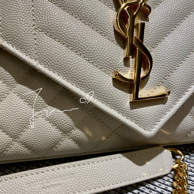 YSL 聖羅蘭荔枝白色牛皮金色金屬斜紋ENVELOPE粒面皮革小型信封袋-9