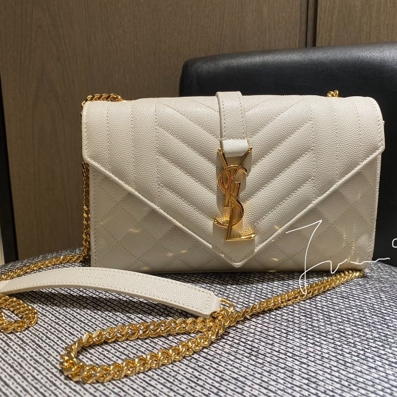 YSL 聖羅蘭荔枝白色牛皮金色金屬斜紋ENVELOPE粒面皮革小型信封袋-10