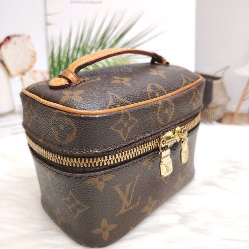LV Nice 棕色 老花 塗層帆布 nano 化妝包 芯片款-1
