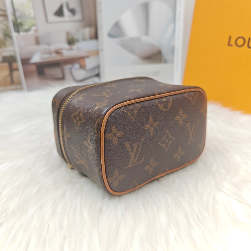 LV Nice 棕色 老花 塗層帆布 nano 化妝包 芯片款-3