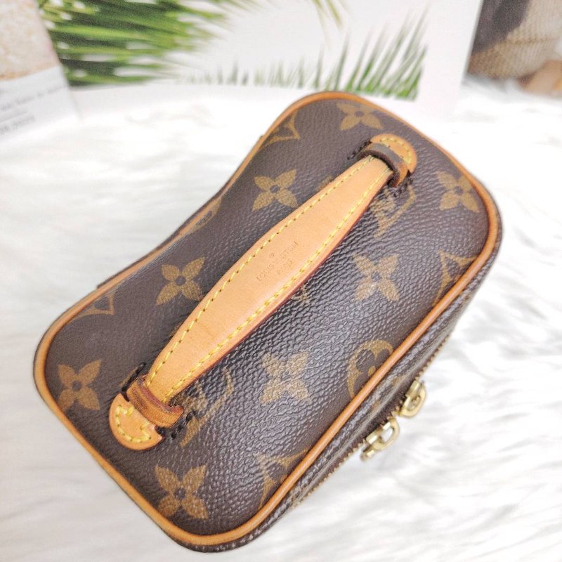 LV Nice 棕色 老花 塗層帆布 nano 化妝包 芯片款-4